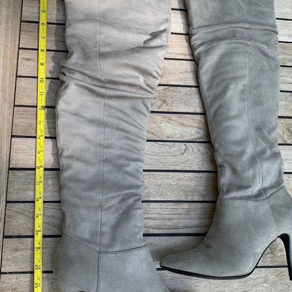 Over the knee boots - Picture 4 of 6